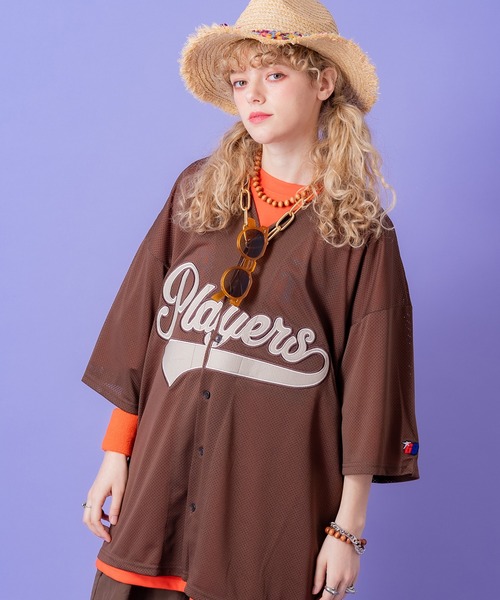 a.p.o.v.(エーピーオービー)の「a.p.o.v. フェルトロゴ&ナンバリングメッシュベースボールシャツ(シャツ/ブラウス・メンズ・ブラック/グリーン/ブラウン/ホワイト・ONESIZE)」の1枚目の写真