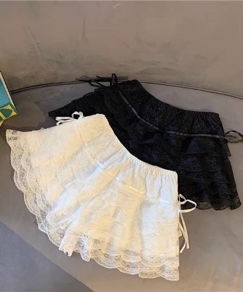 LOULOU select(ルルセレクト)の「レースティアードショートパンツ(その他パンツ・レディース・ブラック/オフホワイト・M)」の11枚目の写真