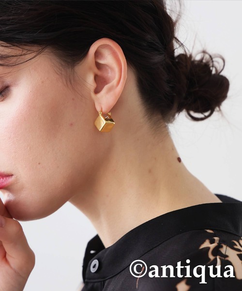 antiqua（アンティカ）の「ブロックピアス（ピアス（両耳用）・レディース・ゴールド/シルバー・フリー）」の7枚目の写真