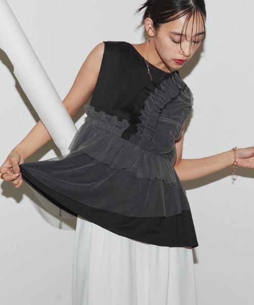 ECLAM(クラム)の「チュール フリル ノースリーブ プルオーバー(Tシャツ/カットソー・レディース・ブラック×グレー/ブラック×ブラック・M)」の22枚目の写真