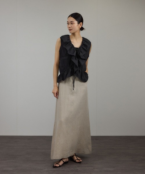 SALON adam et rope'（サロン アダム エ ロペ）の「【WEB限定】フロントリボンフリルタンク / フリルジレ（シャツ/ブラウス・レディース・オフホワイト/ブラック/ブラウン系その他2・FREE）」の4枚目の写真