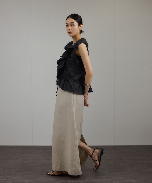 SALON adam et rope'（サロン アダム エ ロペ）の「【WEB限定】フロントリボンフリルタンク / フリルジレ（シャツ/ブラウス・レディース・オフホワイト/ブラック/ブラウン系その他2・FREE）」の6枚目の写真