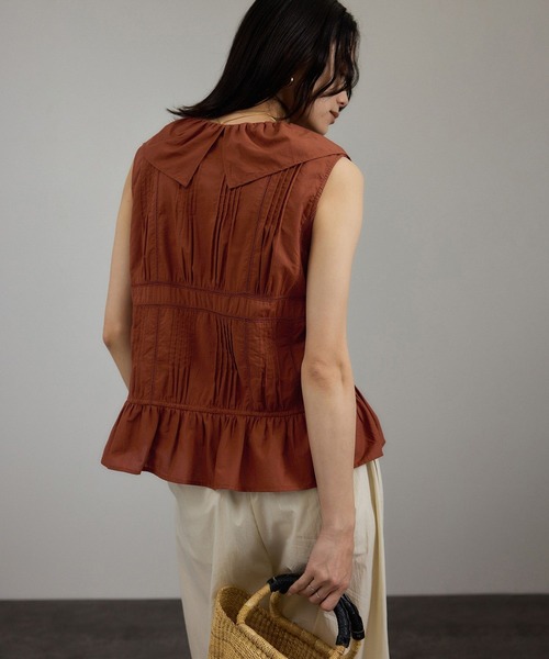 SALON adam et rope'（サロン アダム エ ロペ）の「【WEB限定】フロントリボンフリルタンク / フリルジレ（シャツ/ブラウス・レディース・オフホワイト/ブラック/ブラウン系その他2・FREE）」の9枚目の写真