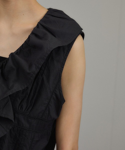 SALON adam et rope'（サロン アダム エ ロペ）の「【WEB限定】フロントリボンフリルタンク / フリルジレ（シャツ/ブラウス・レディース・オフホワイト/ブラック/ブラウン系その他2・FREE）」の21枚目の写真