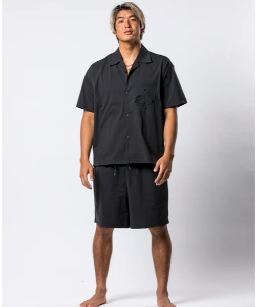 Quiksilver（クイックシルバー）の「MW BAGGY SHORTS /クイックシルバー水陸両用バギーショーツ（その他パンツ・メンズ・カーキ/グレー/ブラック・MEDIUM/LARGE/X-LARGE）」の2枚目の写真