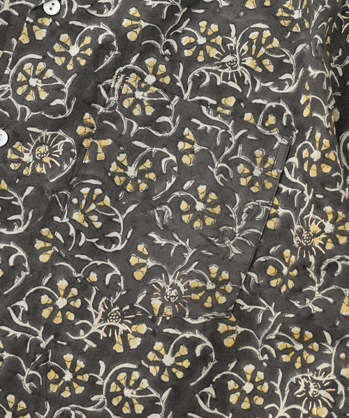 Couture d'adam（クチュールドアダム）の「COUTURE D’ADAM (クチュール ド アダム) Block Print Summerwear シャツ（シャツ/ブラウス・メンズ・チャコールグレー/ホワイト×ホワイト/イエロー系その他/ホワイト系その他/マスタード・40/42）」の11枚目の写真