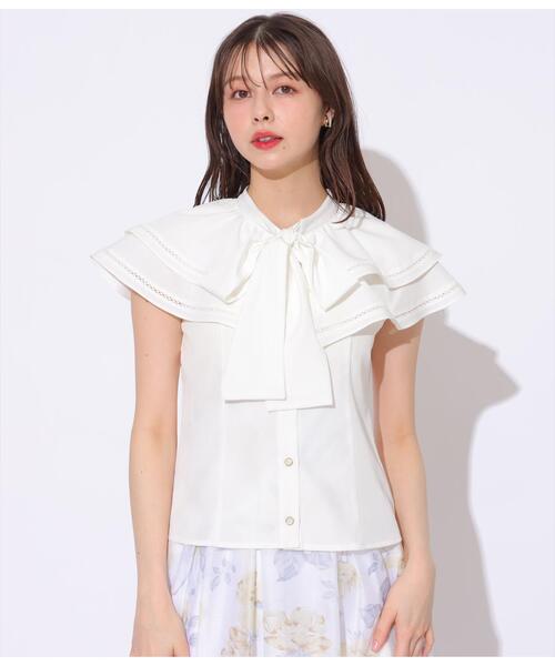 SWINGLE（スウィングル）の「ラッフルカラーボウタイブラウス（シャツ/ブラウス・レディース・ネイビー/レッド/オフホワイト・FREE）」の14枚目の写真