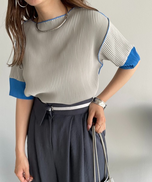 210nouve(トゥージュヌーブ)の「袖 配色 プリーツ ボートネック トップス(Tシャツ/カットソー・レディース・ブラック/アイボリー/ベージュ/グレー・FREE)」の3枚目の写真