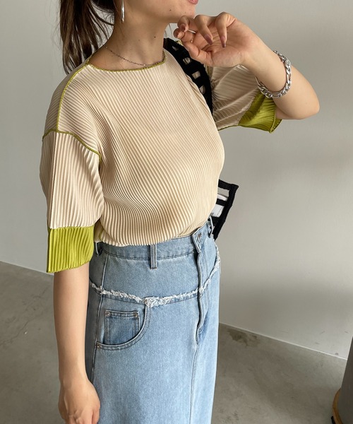 210nouve(トゥージュヌーブ)の「袖 配色 プリーツ ボートネック トップス(Tシャツ/カットソー・レディース・ブラック/アイボリー/ベージュ/グレー・FREE)」の10枚目の写真