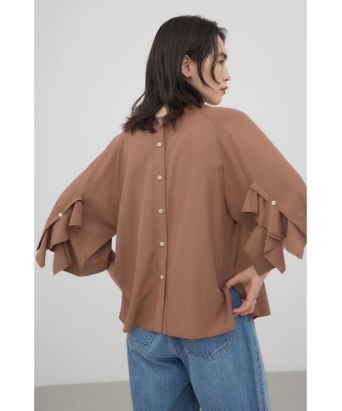 crie conforto(クリーコンフォルト)の「前後2WAYラッフルテントシャツ(シャツ/ブラウス・レディース・ホワイト/ネイビー/モカ・FREE)」の1枚目の写真