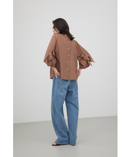 crie conforto(クリーコンフォルト)の「前後2WAYラッフルテントシャツ(シャツ/ブラウス・レディース・ホワイト/ネイビー/モカ・FREE)」の6枚目の写真