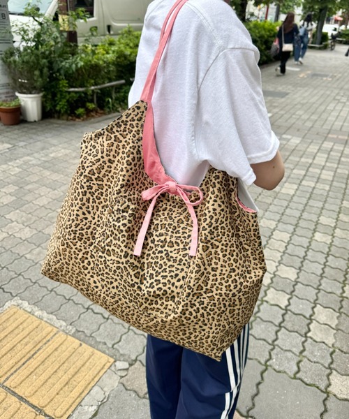 SOLLON.(ソルロン)の「【大容量】レオパード×カラートートバッグ(トートバッグ・レディース・ピンク/ブラック/ライトブルー/イエロー・FREE)」の12枚目の写真