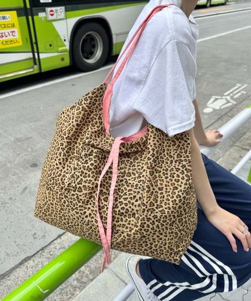 SOLLON.(ソルロン)の「【大容量】レオパード×カラートートバッグ(トートバッグ・レディース・ピンク/ブラック/ライトブルー/イエロー・FREE)」の22枚目の写真