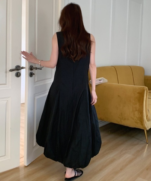 FREE STYLISTS(フリー スタイリスト)の「YUGA_YGMC Sleeveless balloon hem dress(ワンピース・レディース・ブラック/ライトグレー/ホワイト・FREE)」の16枚目の写真