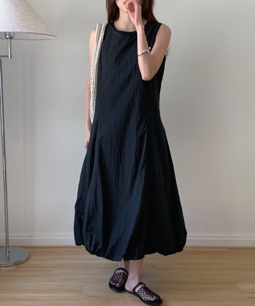 FREE STYLISTS(フリー スタイリスト)の「YUGA_YGMC Sleeveless balloon hem dress(ワンピース・レディース・ブラック/ライトグレー/ホワイト・FREE)」の5枚目の写真