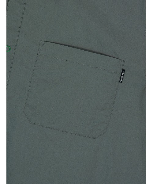 YESEYESEE（イエスアイシー）の「Pinnacle S/S Shirt（シャツ/ブラウス・メンズ・グレー/ネイビー・M/L/XL/S）」の4枚目の写真