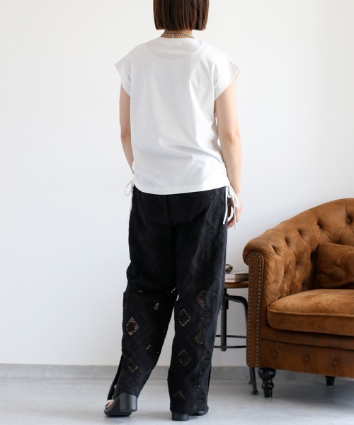 cepo（セポ）の「〈さらっと涼しい、シルキータッチ♪〉シルケットスソドロストノースリーブTee（Tシャツ/カットソー・レディース・ブラック/オフホワイト/ブラウン・M）」の5枚目の写真