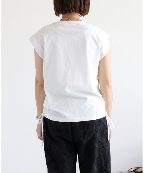 cepo（セポ）の「〈さらっと涼しい、シルキータッチ♪〉シルケットスソドロストノースリーブTee（Tシャツ/カットソー・レディース・ブラック/オフホワイト/ブラウン・M）」の7枚目の写真