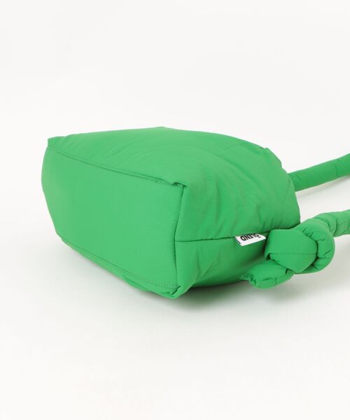 OLEND(オレンド)の「OLEND MINI ONA SOFT BAG(ハンドバッグ・レディース・グリーン系その他/グリーン・FREE)」の3枚目の写真