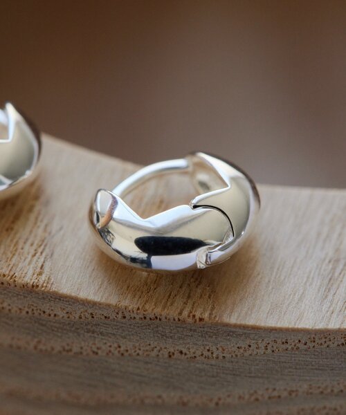ear PAPILLONNER（イアパピヨネ）の「《スターリングシルバー使用》ミニカゴピアス（ピアス（両耳用）・レディース・シルバー系その他4/ゴールド系その他6・FREE）」の10枚目の写真