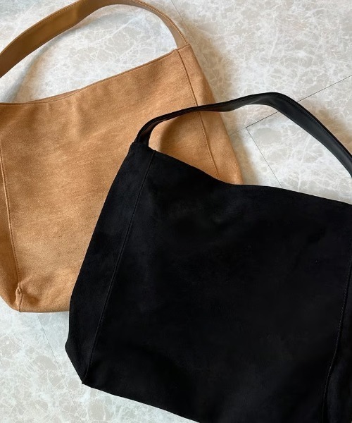 ipugo（イプゴ）の「ipugo ムートンBIGトートバッグ（トートバッグ・レディース・ブラック/キャメル・FREE）」の3枚目の写真