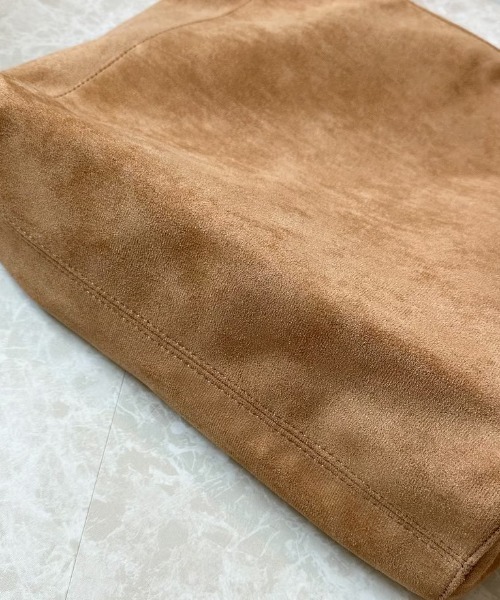 ipugo（イプゴ）の「ipugo ムートンBIGトートバッグ（トートバッグ・レディース・ブラック/キャメル・FREE）」の5枚目の写真