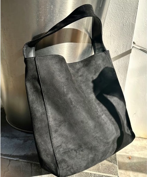 ipugo（イプゴ）の「ipugo ムートンBIGトートバッグ（トートバッグ・レディース・ブラック/キャメル・FREE）」の15枚目の写真