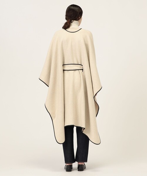 TOMORROWLAND （トゥモローランド）の「Johnstons of Elgin CAPE コート（その他アウター・レディース・ライトベージュ・FREE）」の4枚目の写真