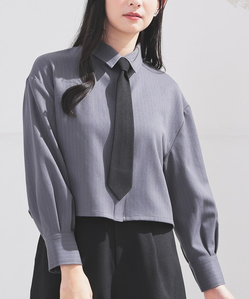 Honeys(ハニーズ)の「ネクタイ付シャツ(シャツ/ブラウス・レディース・ホワイト/グレー系その他/ブラック×ホワイト/ブルー系その他3・L/M/S)」の2枚目の写真