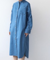 blanc basque（ブランバスク）の「パールボタン ダンガリーデニムワンピース（ワンピース）」