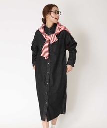 blanc basque（ブランバスク）の「パールボタン ダンガリーデニムワンピース（ワンピース）」