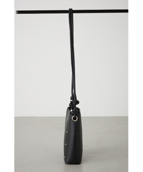 AZUL by moussy(アズールバイマウジー)の「スタッズショルダーバッグ(ショルダーバッグ・メンズ・ブラウン/ブラック・FREE)」の14枚目の写真