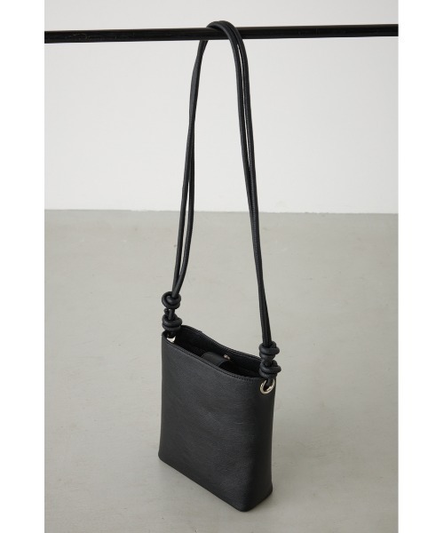 AZUL by moussy(アズールバイマウジー)の「スタッズショルダーバッグ(ショルダーバッグ・メンズ・ブラウン/ブラック・FREE)」の15枚目の写真