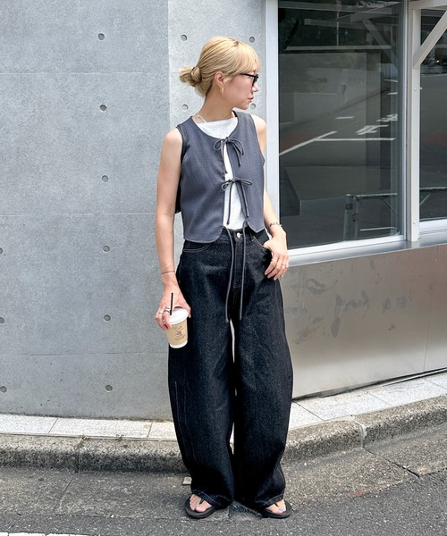 feepur(フェピュール)の「バレルレッグデニムパンツ(デニムパンツ・レディース・サックスブルー/ブラック・LARGE/MEDIUM/SMALL)」の19枚目の写真