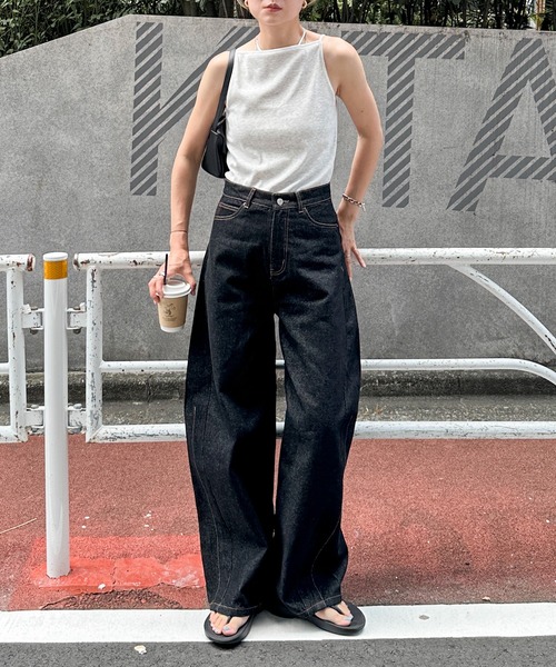 feepur(フェピュール)の「バレルレッグデニムパンツ(デニムパンツ・レディース・サックスブルー/ブラック・LARGE/MEDIUM/SMALL)」の10枚目の写真