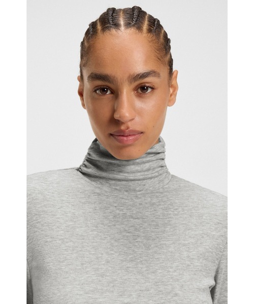 BOSS（ボス）の「ロールネックトップス ストレッチジャージー（Tシャツ/カットソー・レディース・ライトグレー・L/S/XS/M）」の2枚目の写真