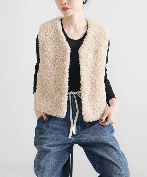 URBAN RESEARCH（アーバンリサーチ）の「ECOPELカーリーファーベスト（ベスト・レディース・アイボリー/ダークブラウン・FREE）」の8枚目の写真