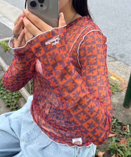 HELLO.SANFRANCISCO（ハローサンフランシスコ）の「【HELLO.SANFRANCISCO/ハローサンフランシスコ】アソートーシアートップス（Tシャツ/カットソー・レディース・グリーン/レッド/ブラック/サックスブルー/オレンジ/オレンジ系その他/ブラック系その他・ONE SIZE）」の7枚目の写真