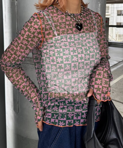 HELLO.SANFRANCISCO（ハローサンフランシスコ）の「【HELLO.SANFRANCISCO/ハローサンフランシスコ】アソートーシアートップス（Tシャツ/カットソー・レディース・グリーン/レッド/ブラック/サックスブルー/オレンジ/オレンジ系その他/ブラック系その他・ONE SIZE）」の4枚目の写真