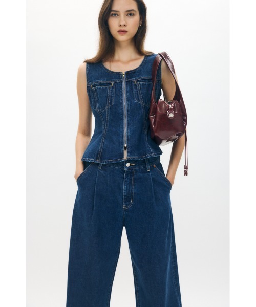 MOUSSY(マウジー)の「【セットアップ対応】WAIST FIT DENIM ベスト(ベスト・レディース・ブルー/ワンウォッシュ・1/2)」の8枚目の写真