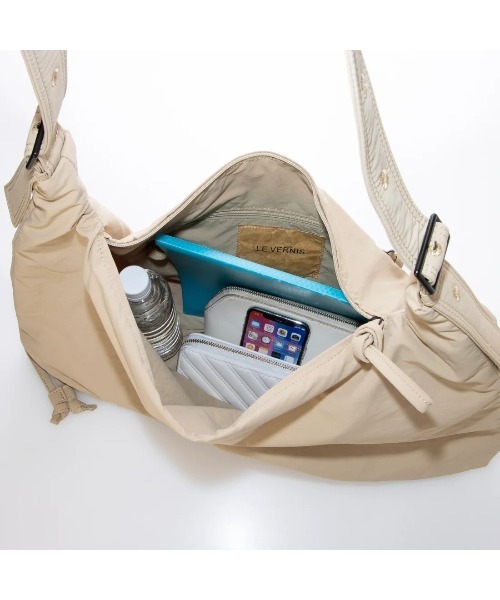 Mode et Jacomo（モードエジャコモ）の「【LE VERNIS】 トートバッグ（トートバッグ・レディース・ダークブラウン/ブラック/ベージュ/グレー・FREE）」の8枚目の写真