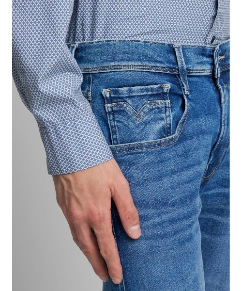 REPLAY(リプレイ)の「スリムフィットANBASS HYPERFLEX ブルーストレッチデニム(デニムパンツ・メンズ・ブルー・W36xL32/W34xL32/W33xL32/W32xL32/W31xL32/W30xL32/W29xL32/W28xL32)」の4枚目の写真