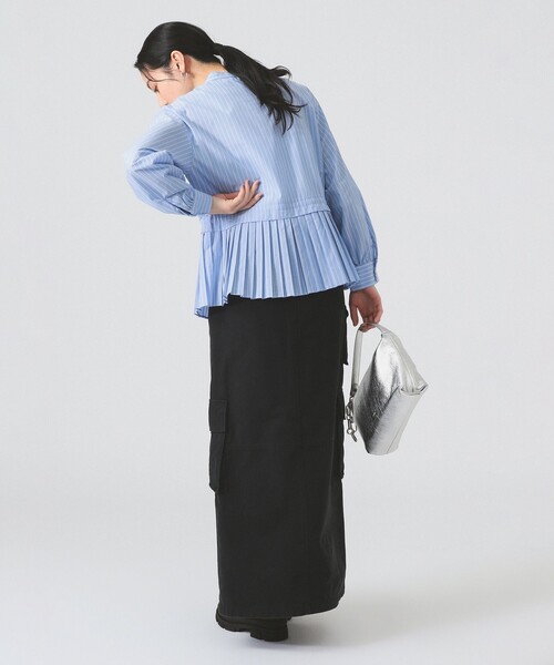 Ray BEAMS(レイビームス)の「プリーツ キリカエ バンドカラー シャツ(シャツ/ブラウス・レディース・ブラック/サックスブルー/ホワイト・ONE SIZE)」の10枚目の写真