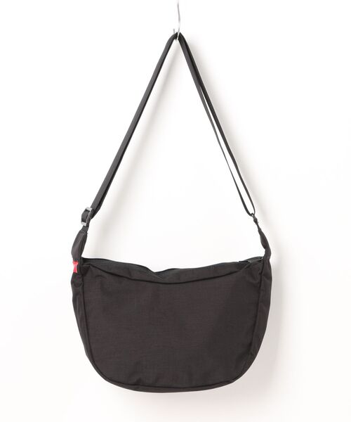 Manhattan Portage（マンハッタンポーテージ）の「DUET SHOULDER BAG FZP MGNT 500D CORDURA SESAME ST（ショルダーバッグ・レディース・ブラック・SMALL）」の11枚目の写真