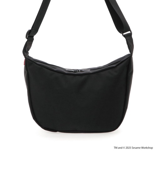 Manhattan Portage（マンハッタンポーテージ）の「DUET SHOULDER BAG FZP MGNT 500D CORDURA SESAME ST（ショルダーバッグ・レディース・ブラック・SMALL）」の4枚目の写真