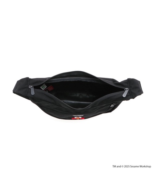 Manhattan Portage（マンハッタンポーテージ）の「DUET SHOULDER BAG FZP MGNT 500D CORDURA SESAME ST（ショルダーバッグ・レディース・ブラック・SMALL）」の6枚目の写真