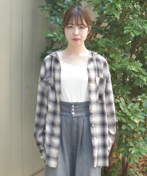 axes femme（アクシーズファム）の「フード付きチェックシャツ（シャツ/ブラウス・レディース・ブラック/ベージュ/ネイビー・FREE）」の4枚目の写真