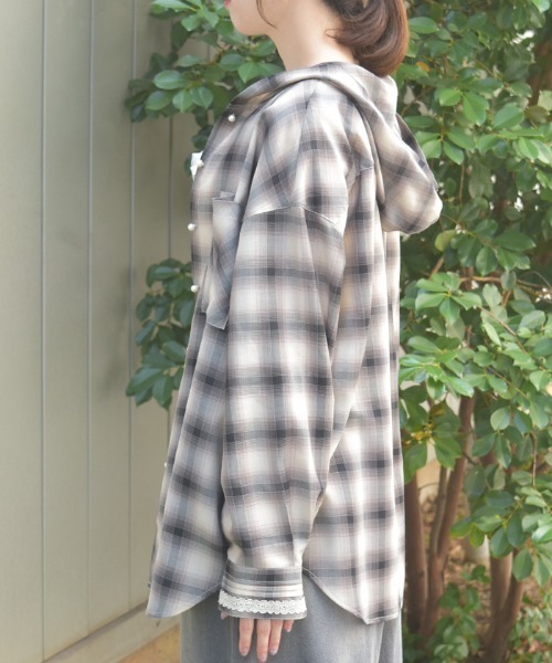 axes femme（アクシーズファム）の「フード付きチェックシャツ（シャツ/ブラウス・レディース・ブラック/ベージュ/ネイビー・FREE）」の5枚目の写真