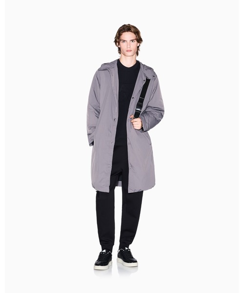 ARMANI EXCHANGE(アルマーニエクスチェンジ)の「【A|X アルマーニ エクスチェンジ】エンボススクエアロゴ スウェットプルオーバー(スウェット・メンズ・ブラック・LARGE/MEDIUM/SMALL/X-LARGE/X-SMALL)」の2枚目の写真