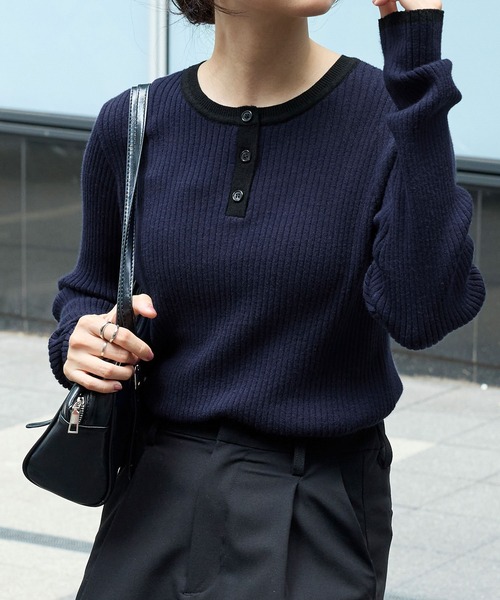 MONO-MART(モノマート)の「配色 ヘンリーネック プルオーバーリブニット(ニット/セーター・レディース・アイボリー/ブラウン/ブラック/ネイビー系/チャコール/杢グレー・FREE)」の6枚目の写真